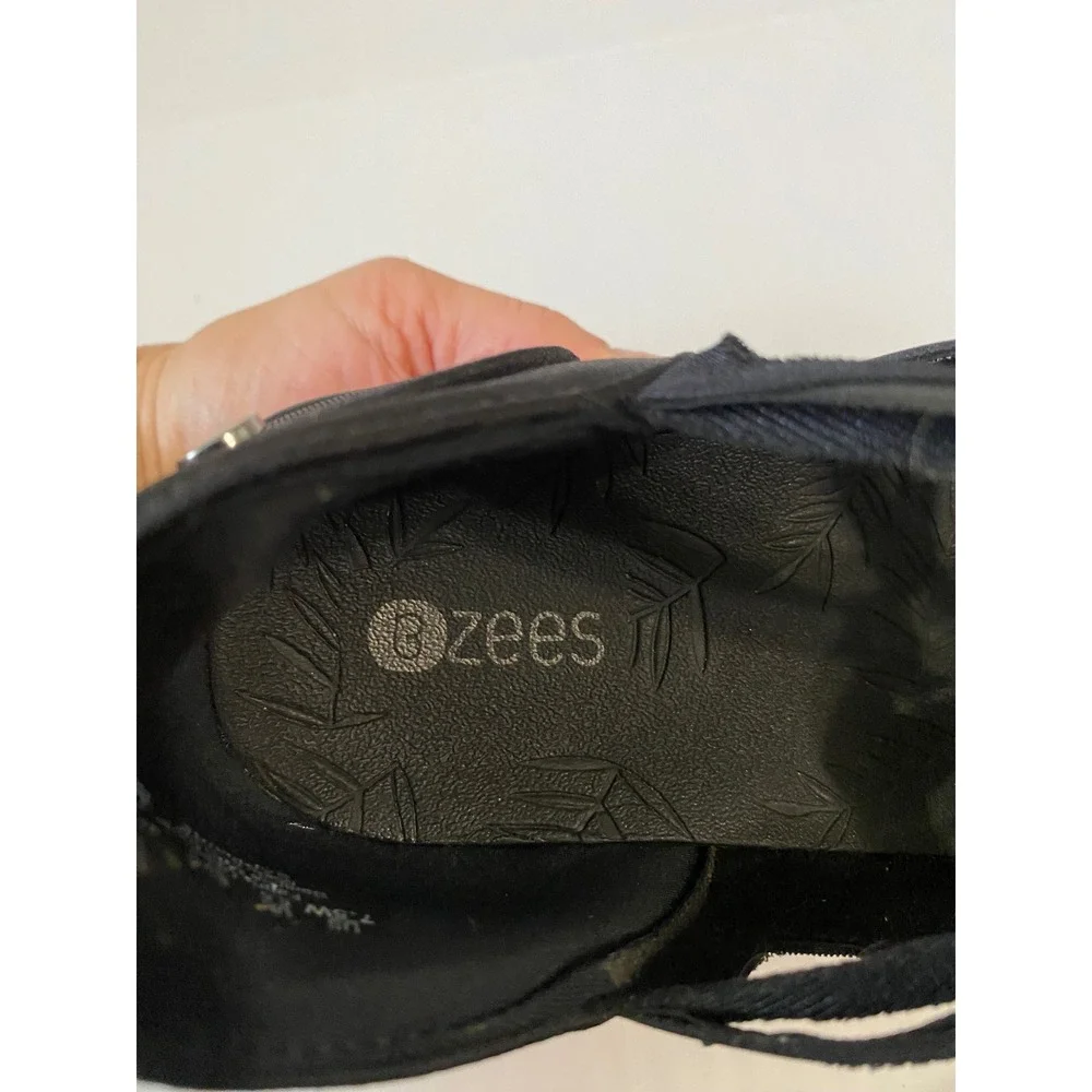 Bzees sapphire sandals
